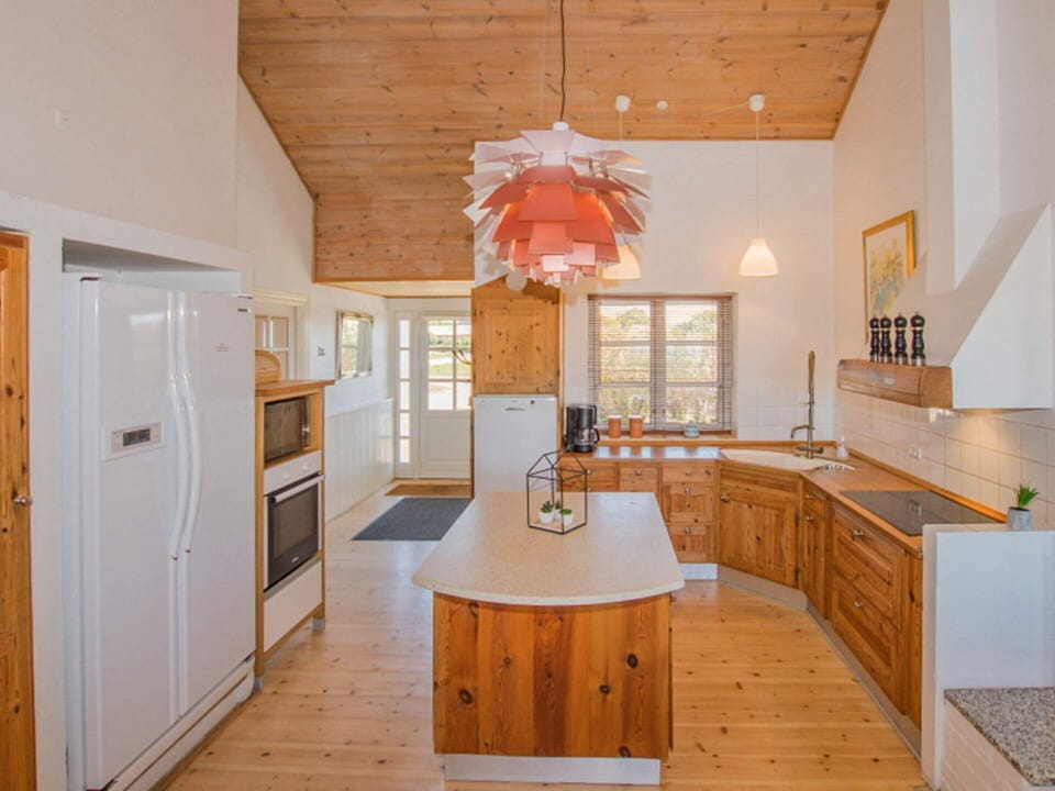 House | Private kitchen | Stovetop, highchair