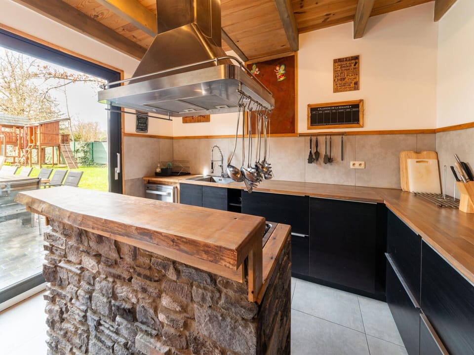 House | Private kitchen | Toaster, highchair