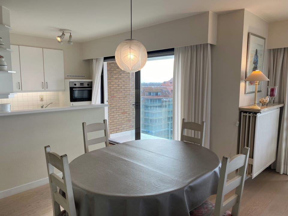 Apartment | Dining
