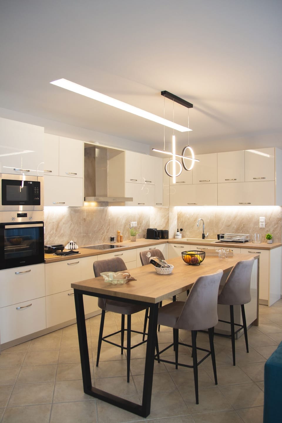 House | 3 bedrooms, desk, soundproofing