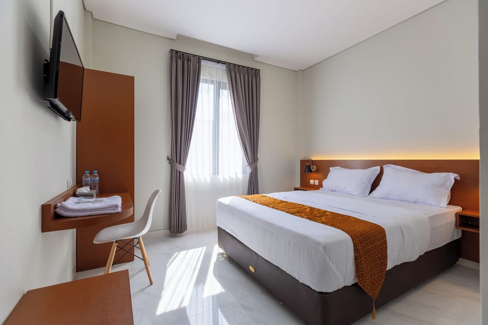 Standard Room | Desk, wheelchair access