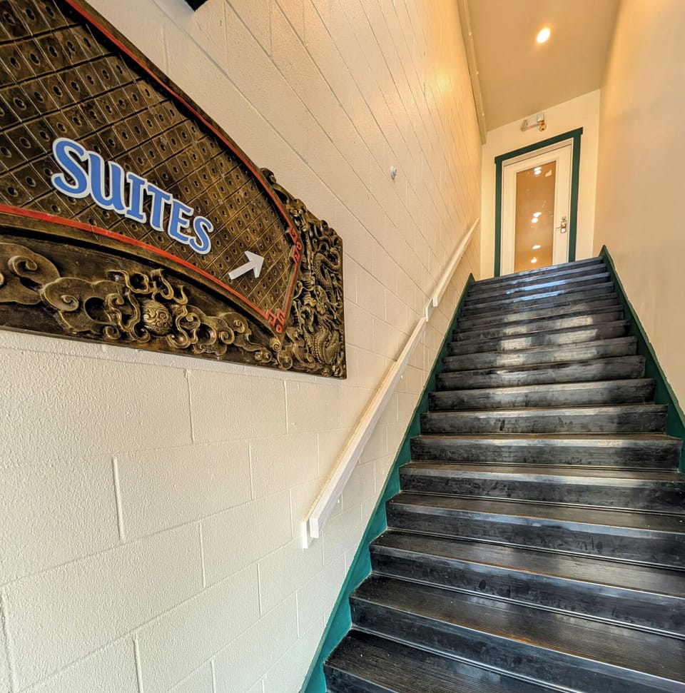 Blue Water Inn and Suite entrance