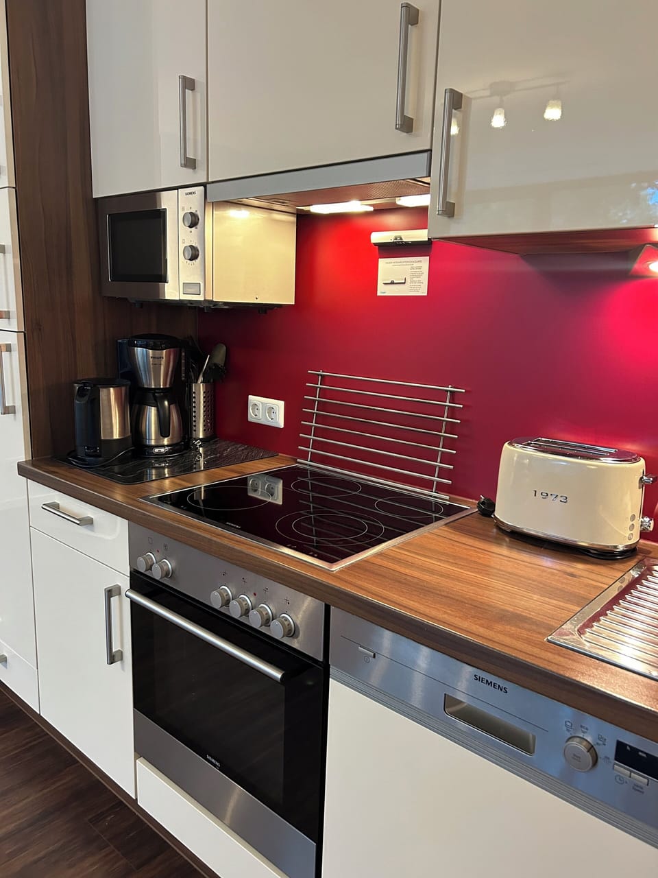 Apartment | Private kitchen | Fridge, stovetop, dishwasher, espresso maker