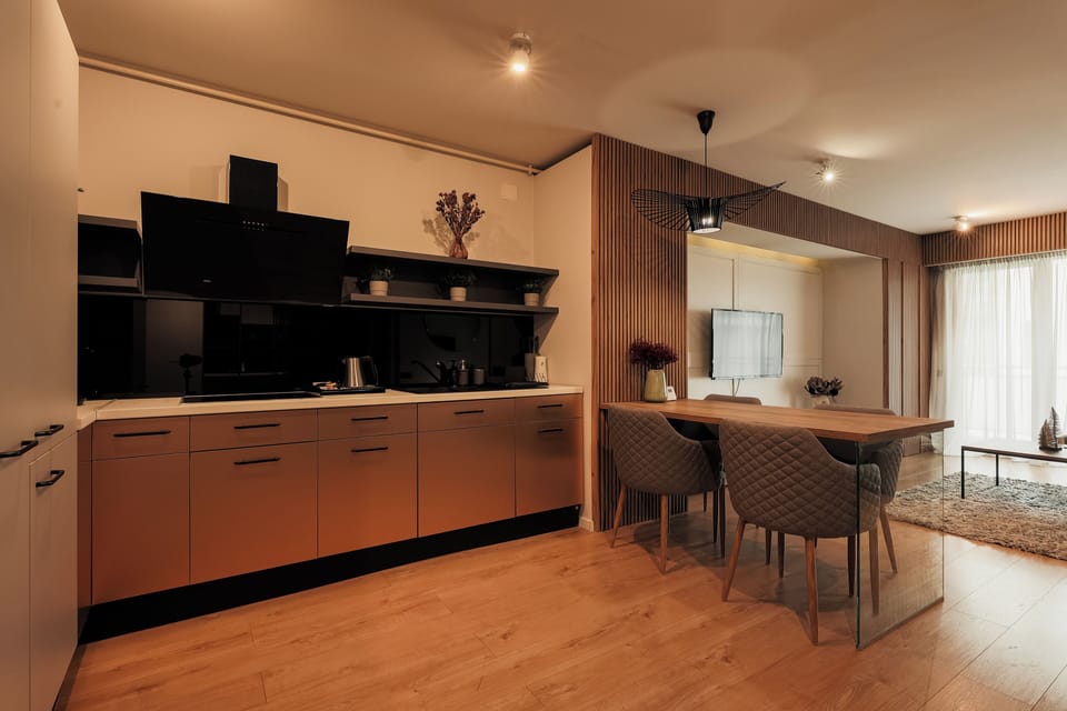 Business Apartment, Balcony, Garden View | Private kitchen | Electric kettle, toaster