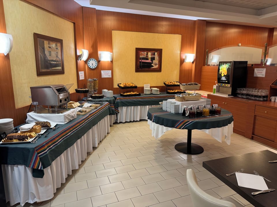 Daily buffet breakfast for a fee