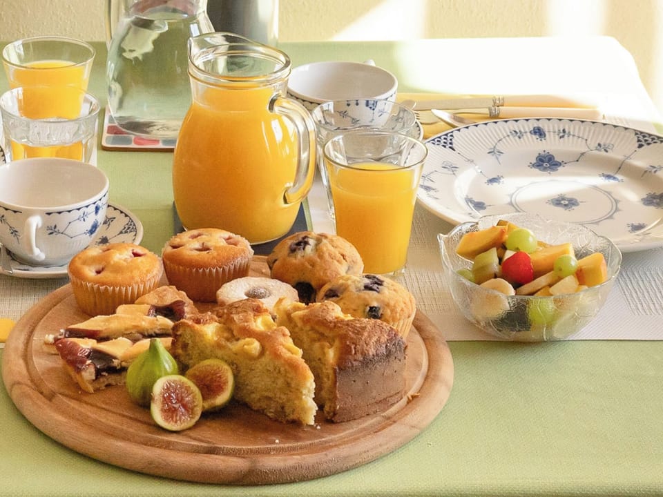 Free daily continental breakfast