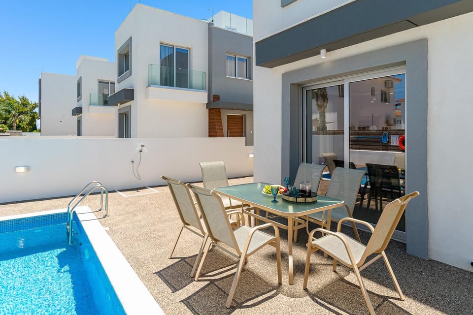 Villa Seabreeze Artemis by Ezoria Villas (16998)