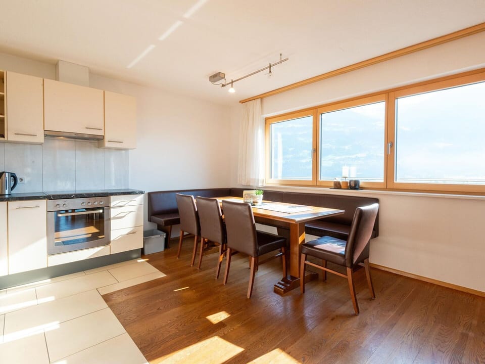 Apartment | Dining