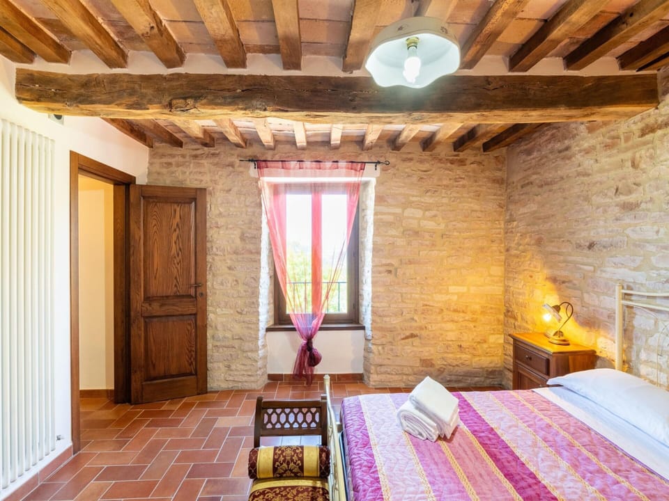 House | 3 bedrooms, individually furnished, bed sheets