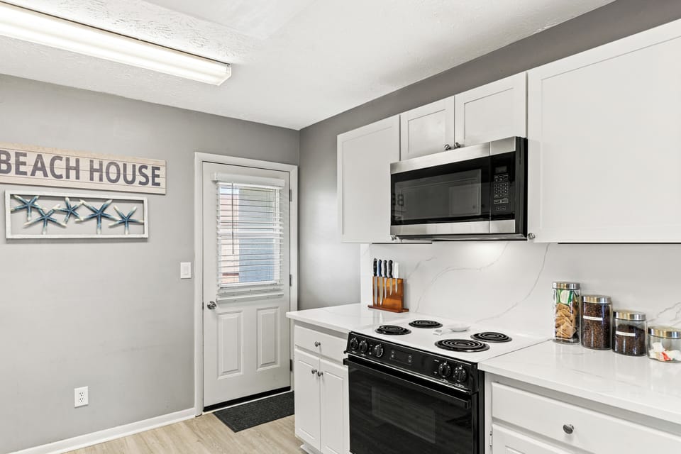 Cook with ease in the spacious, fully stocked kitchen!