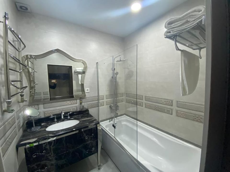 In-room safe, desk, iron/ironing board (on request), WiFi (free)