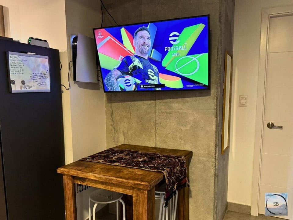 TV & Playstation 5
