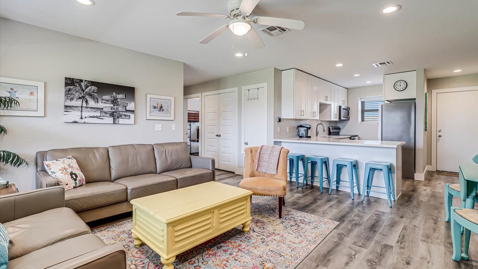 Living/Kitchen Area
