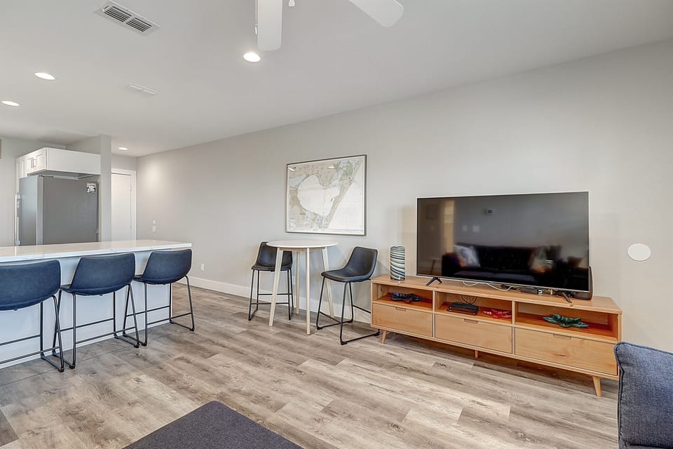 Living/Dining Area