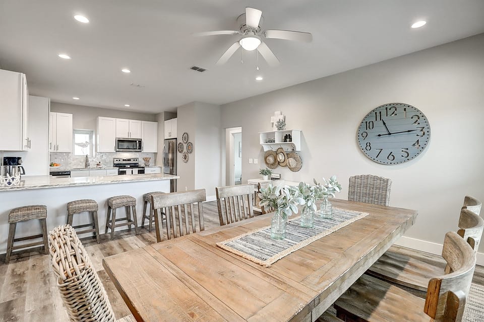Dining Room & Kitchen