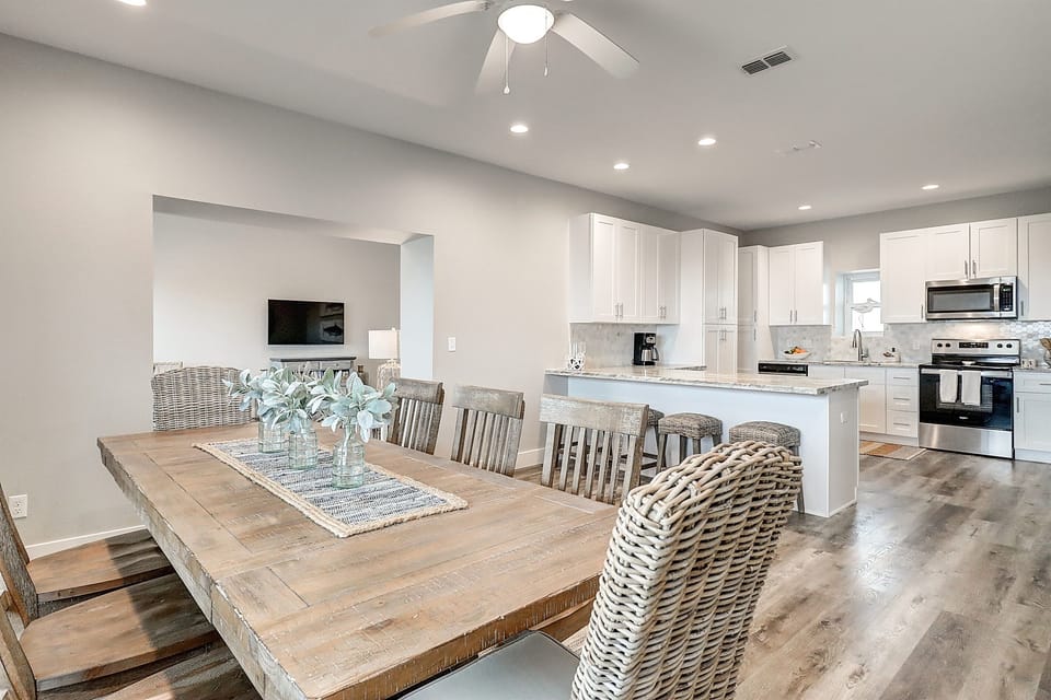 Dining Room & Kitchen