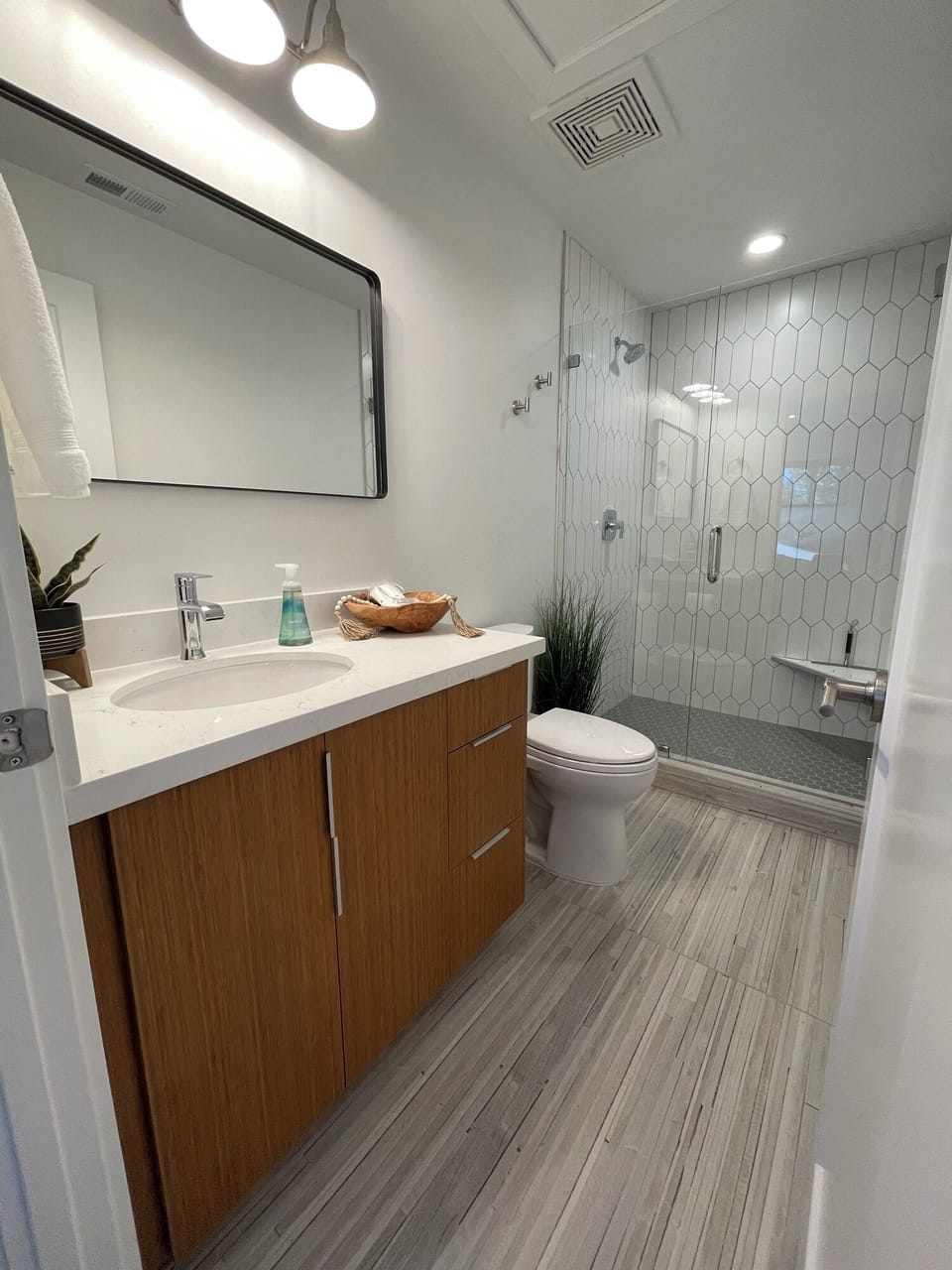 Apartment 1:  Bathroom