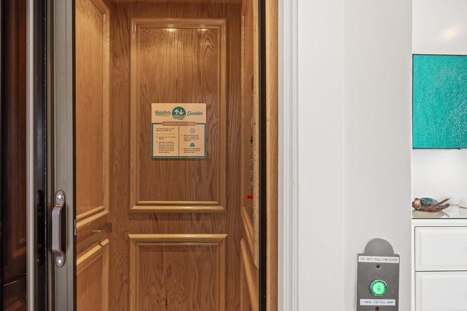 Convenient Elevator makes easy access to all 3 floor!