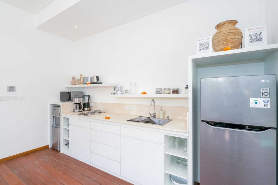 Basic Villa | Private kitchen | Fridge, microwave, stovetop, electric kettle