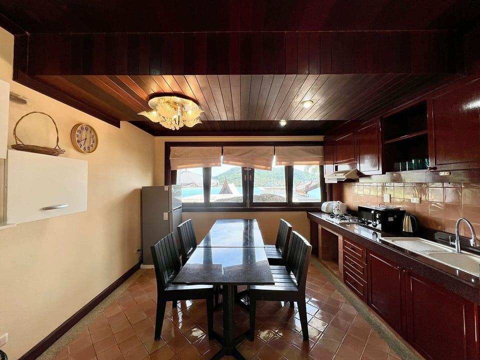 Panoramic Villa, 3 Bedrooms, Non Smoking, Kitchen | Private kitchen | Electric kettle