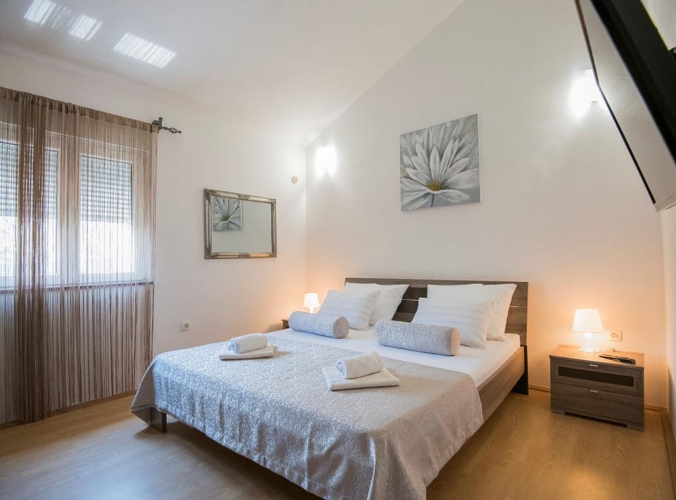 Villa (Six Bedroom Villa with Private Pool) | 6 bedrooms, cribs (surcharge), WiFi (free)