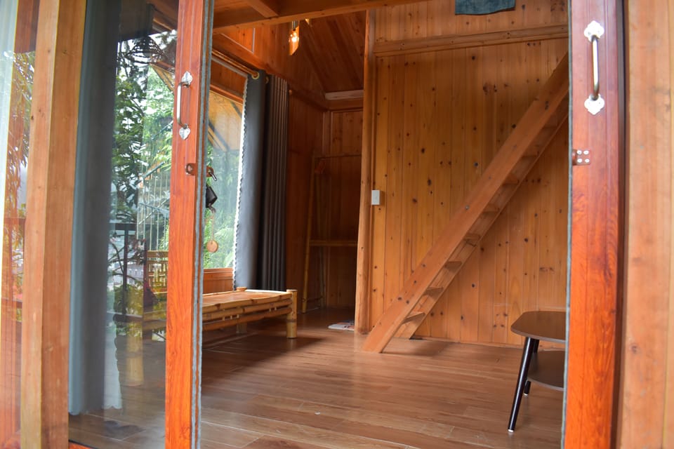 Premium Bungalow, 1 King Bed with Sofa bed, Mountain View | Living area