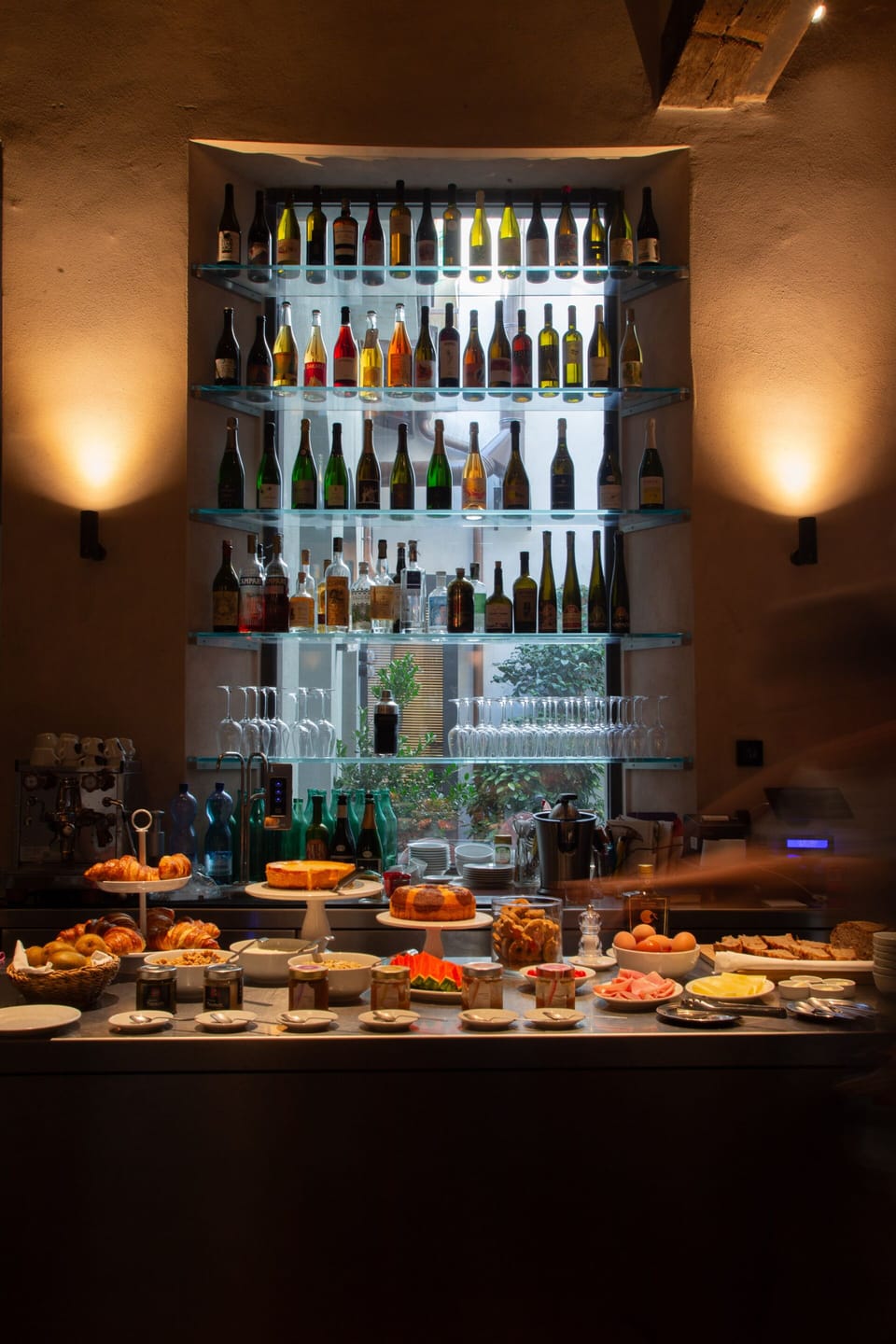Daily buffet breakfast for a fee