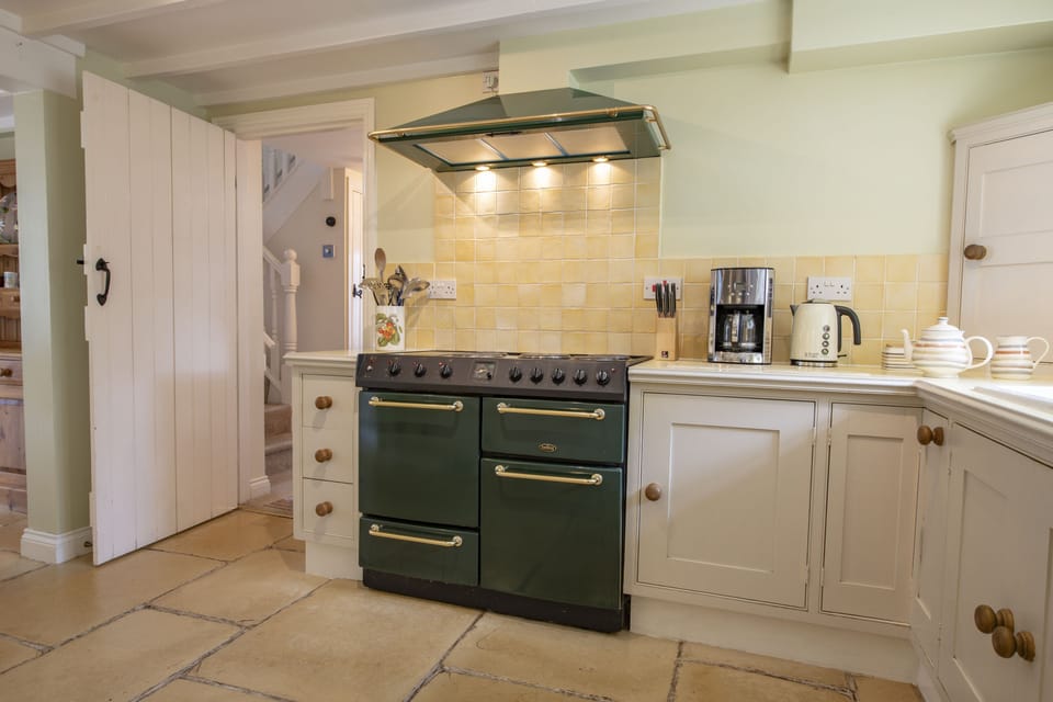 Ground floor: Well-equipped kitchen with farmhouse range cooker