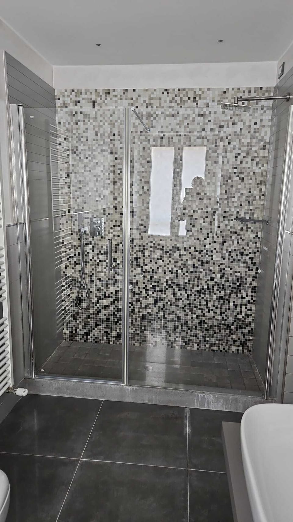 Standard Triple Room, City View | In-room safe, individually decorated, individually furnished