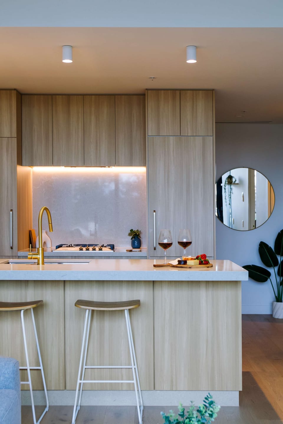 Dine in or dine out with bars and restaurants at your door step or a fully equipped modern kitchen