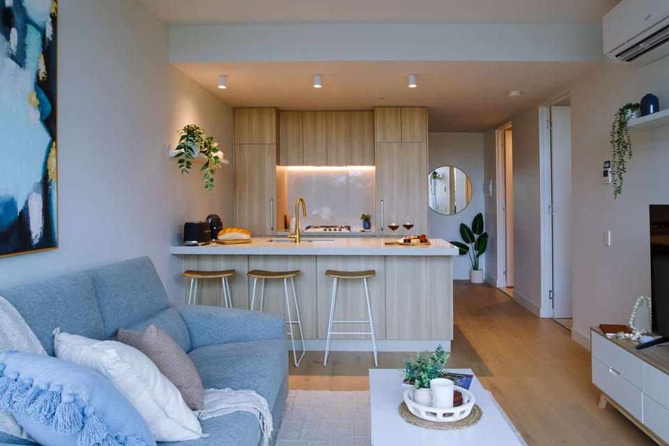 Horizon Bliss offers a luxury 1 bedroom with lounge smart TV, fully equipped kitchen and private balcony