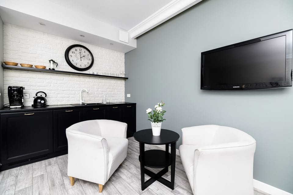 Apartment | Private kitchenette | Fridge, stovetop, coffee/tea maker, electric kettle
