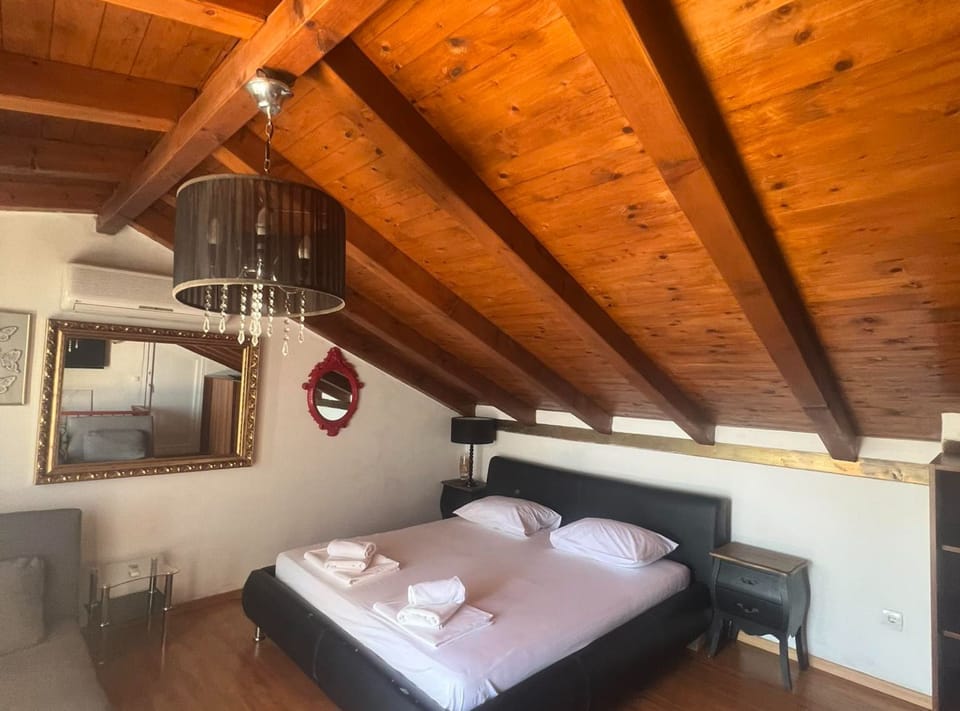 Eight Bedroom Villa with Private Pool | 6 bedrooms, cribs/infant beds, free WiFi