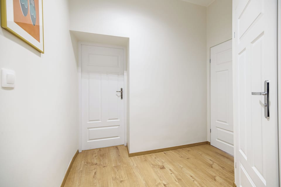 Deluxe Apartment | 1 bedroom, laptop workspace, iron/ironing board, free WiFi