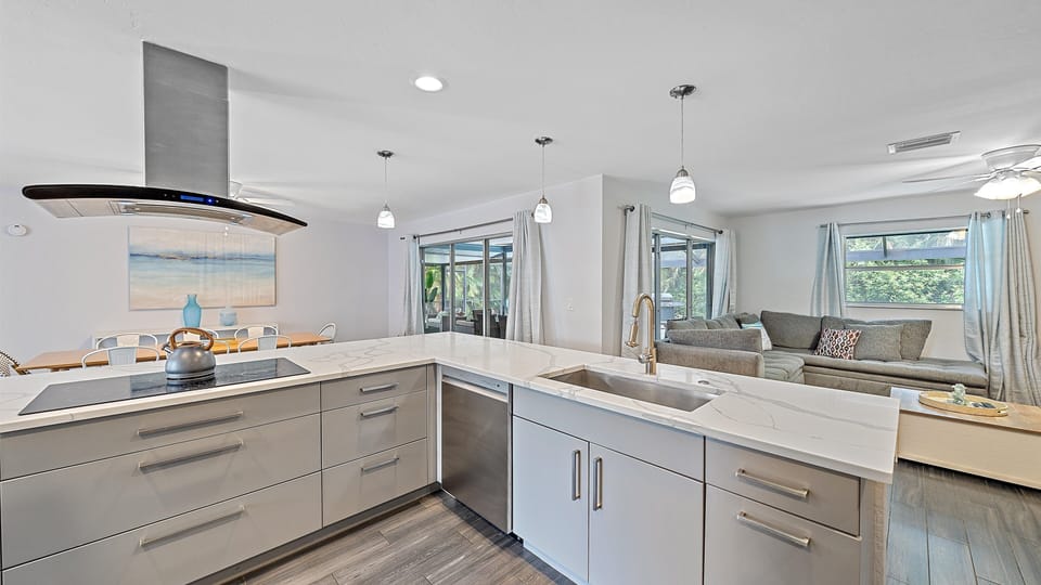 House, 3 Bedrooms | Private kitchen | Coffee/tea maker, fridge, oven, stovetop