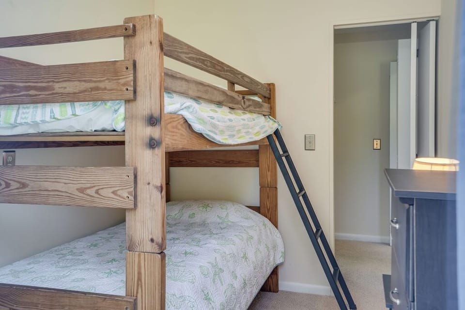 Bedroom 3 has Twin Bunkbeds.