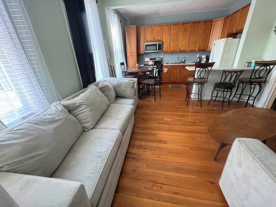 Apartment, 3 Bedrooms, Smoking, City View | Interior