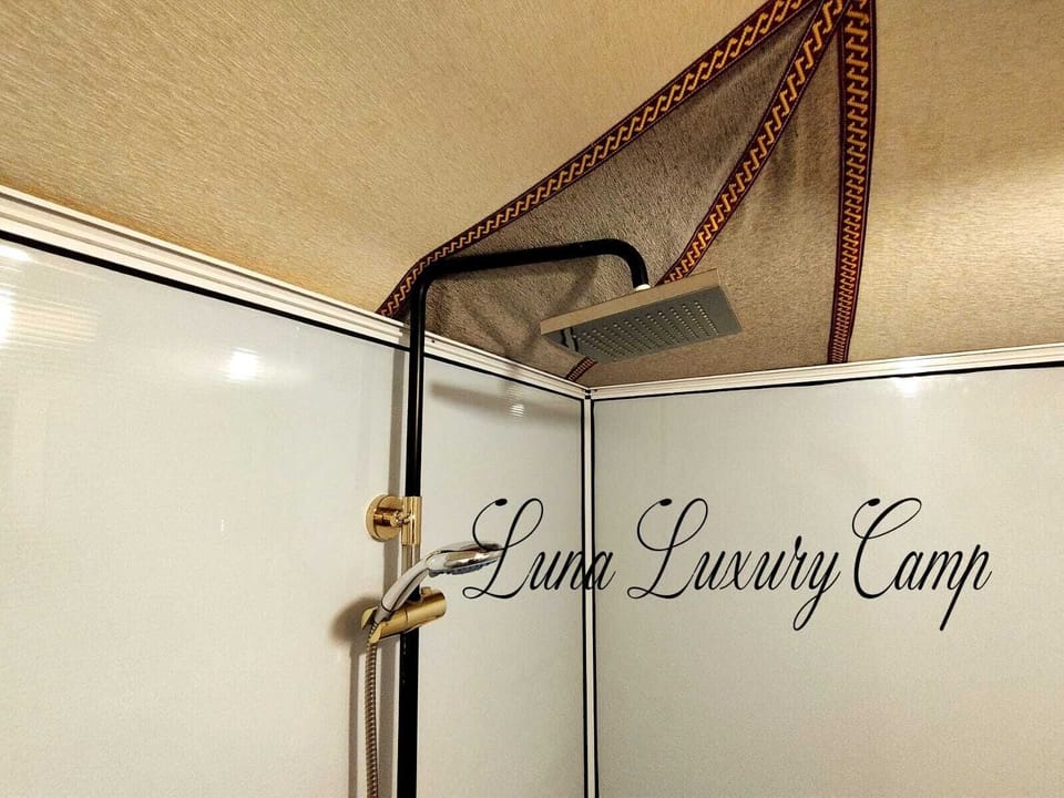 Executive Tent, Desert View | 6 bedrooms, WiFi (free)
