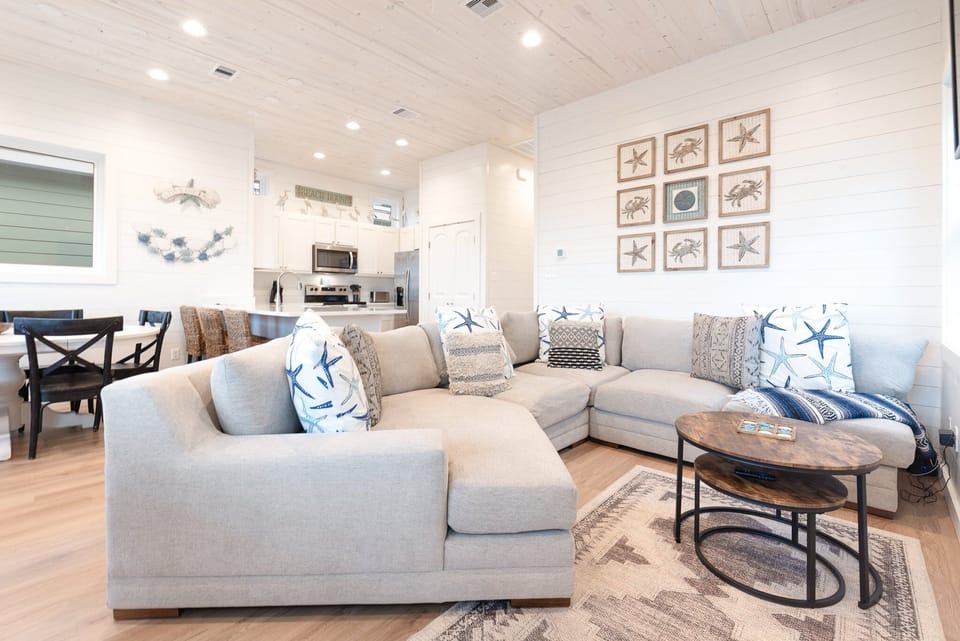 House, Multiple Beds, Pool Access, Ocean View (Beach to Bay) | Living area | 42-inch flat-screen TV with digital channels
