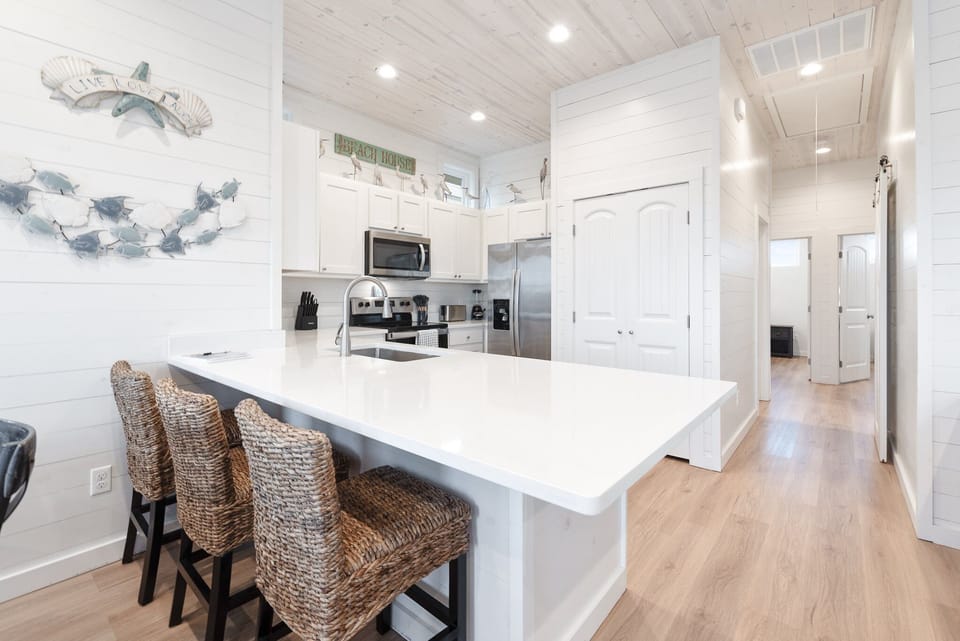 House, Multiple Beds, Pool Access, Ocean View (Beach to Bay) | Private kitchen | Fridge, microwave, oven, stovetop