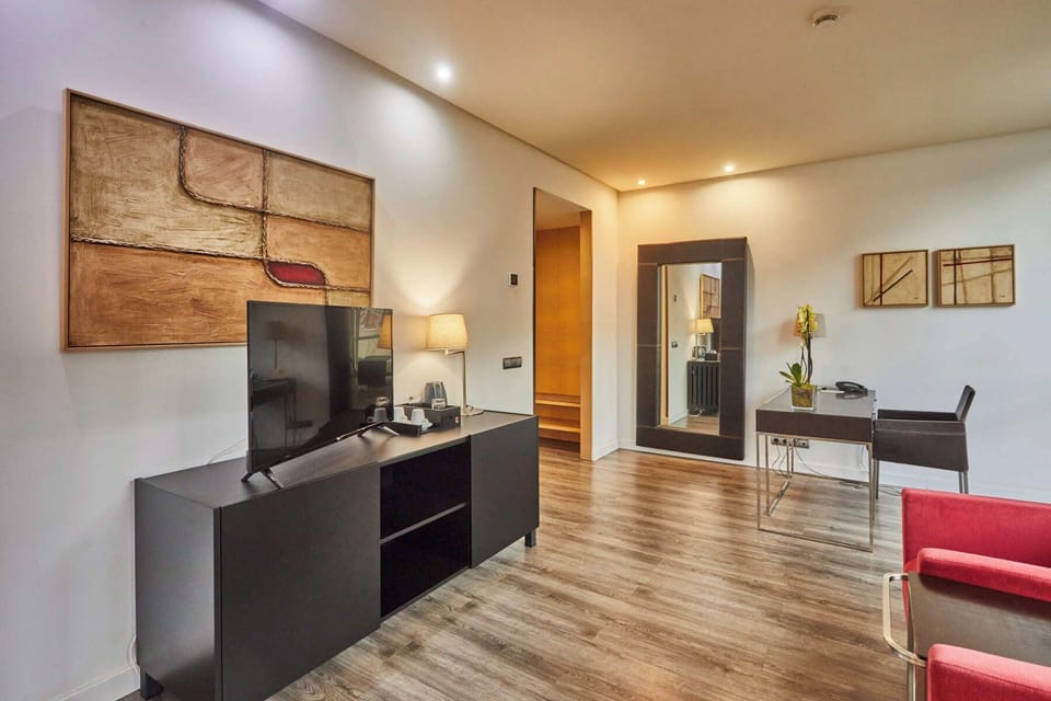 Minibar, in-room safe, desk, blackout drapes