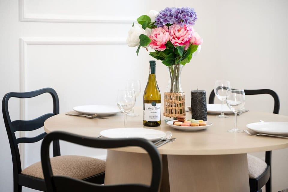 Living Room with Smart TV, Sofa and Dining Table | Book Now with RENTUJEMY.COM