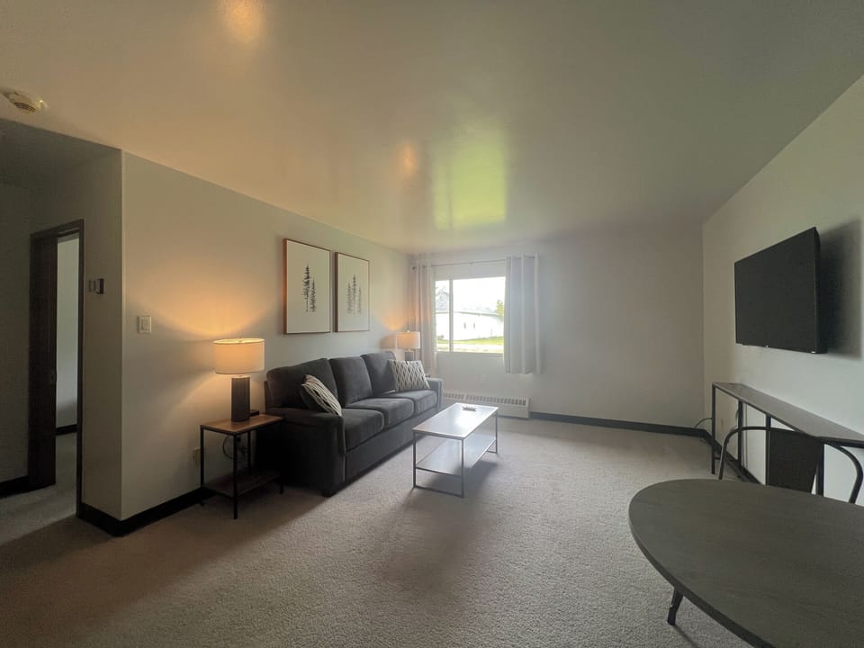 Superior Studio Suite, 1 Queen Bed, Non Smoking, Kitchen | Blackout drapes, WiFi (free), bed sheets