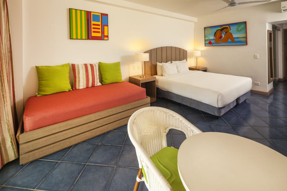 Standard Room | Down comforters, in-room safe, blackout drapes, bed sheets