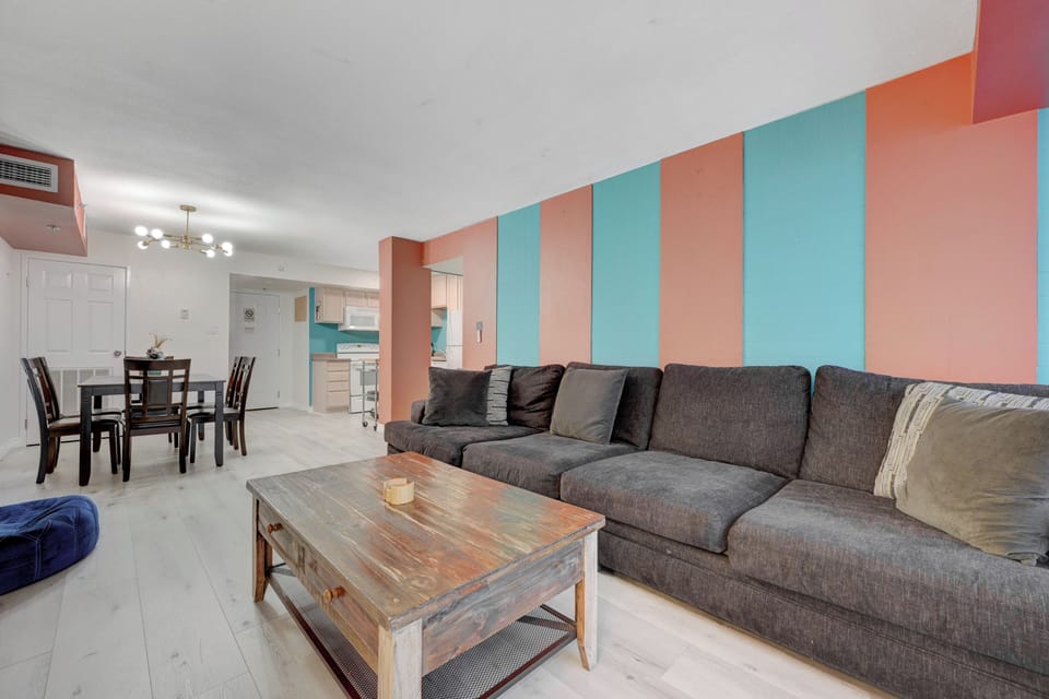 Superior Apartment, City View | Living area