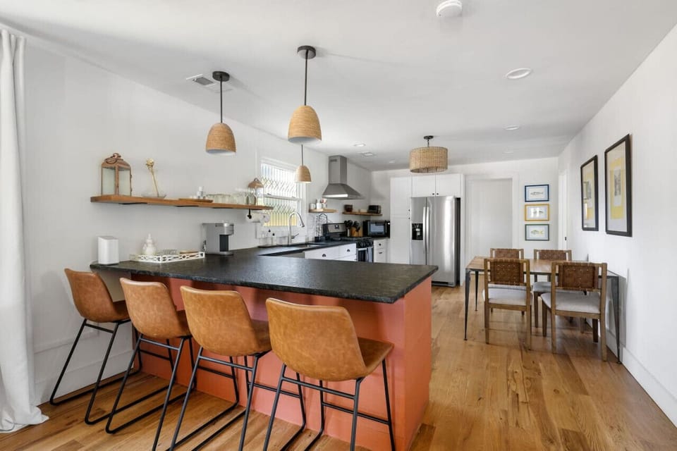 Kitchen and Counter Seating