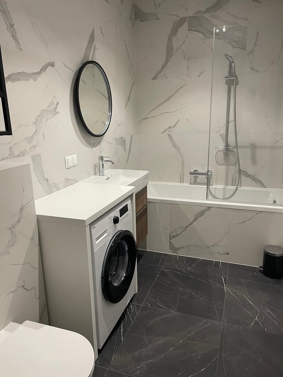 Deluxe Apartment | Bathroom