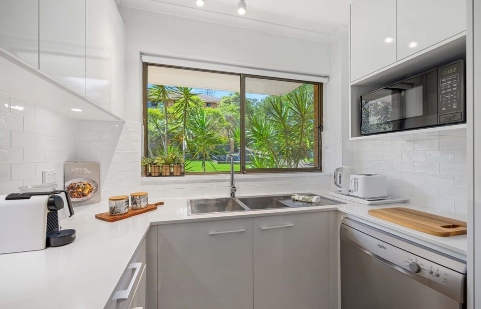 Shelly-Cove-Apt-12-Port-Macquarie-2444-Holiday-Apartment-Beachscape-Rentals