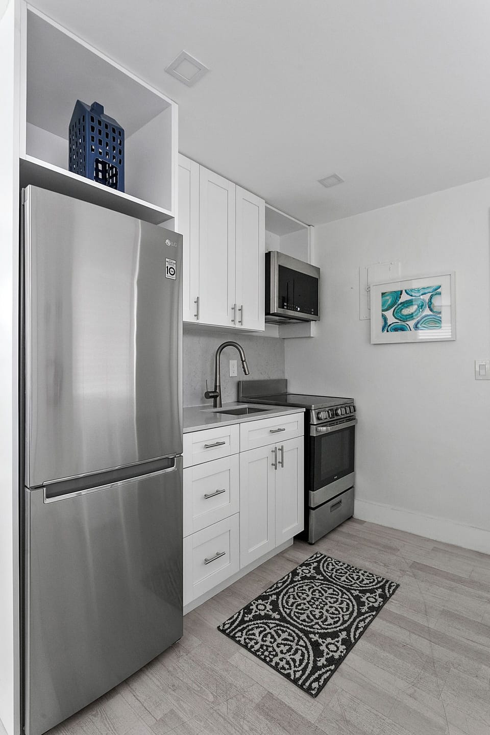 Classic Apartment, Partial Ocean View | Private kitchen | Cookware/dishes/utensils