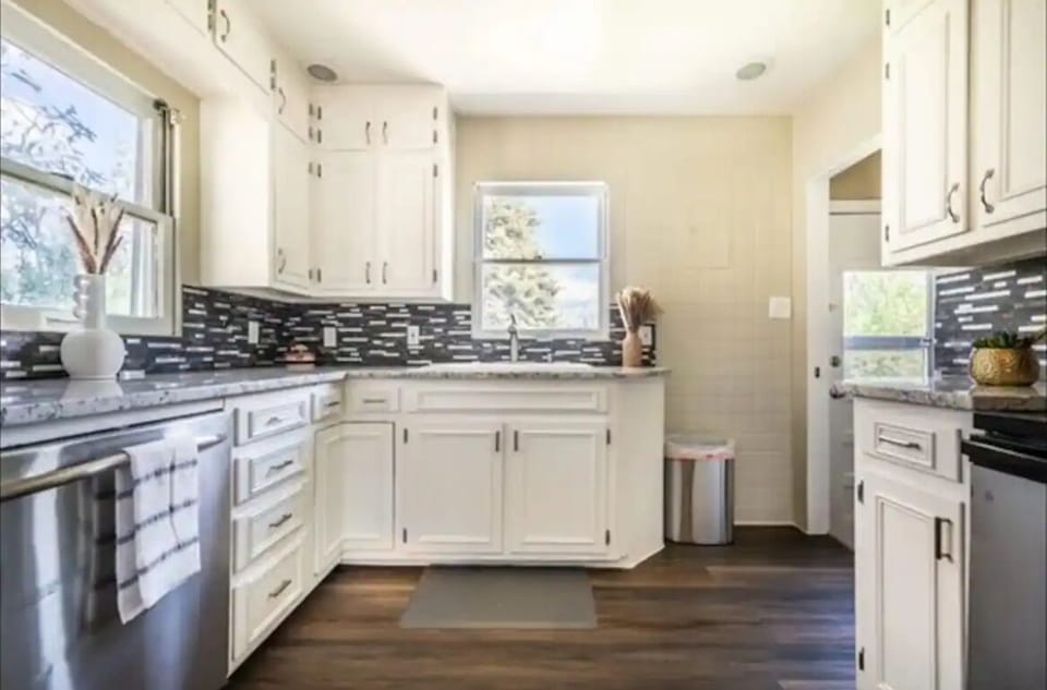 Clean and fully stocked kitchen. 